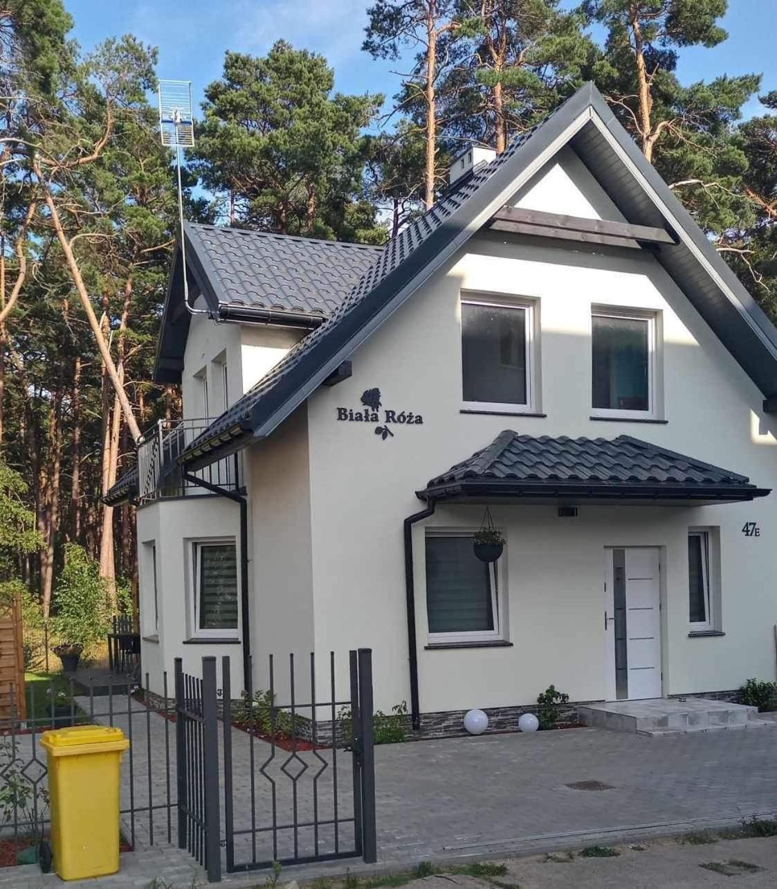 Dom Goscinny Biala Roza 드지우노웨크 외부 사진